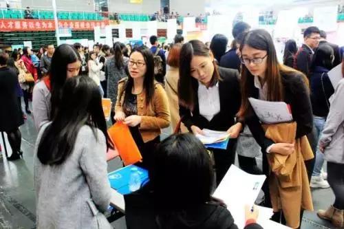 為什么每年有上萬(wàn)人搶著入戶廣州？