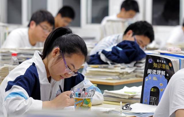 高考：糾結(jié)不知道上三本還是?？疲拷ㄗh要從這4點考慮